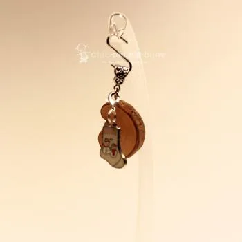 Kettenanhänger WeihnachtenNikolausstrumpf auf Holzscheibe - kettenanhaenger modeschmuck weihnachten holz scheibe socke (2)